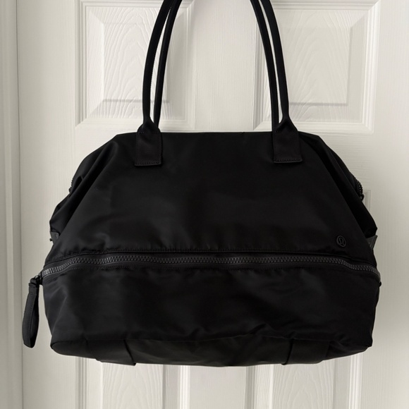 Lululemon go lightly duffle bag Black- OS - Picture 5 of 8